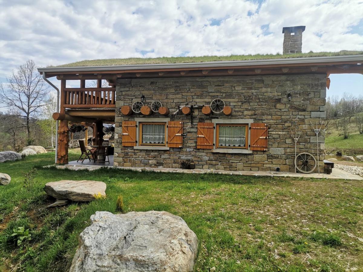 Cabana Casa De Piatra, De La Mara Deseşti Eksteriør bilde