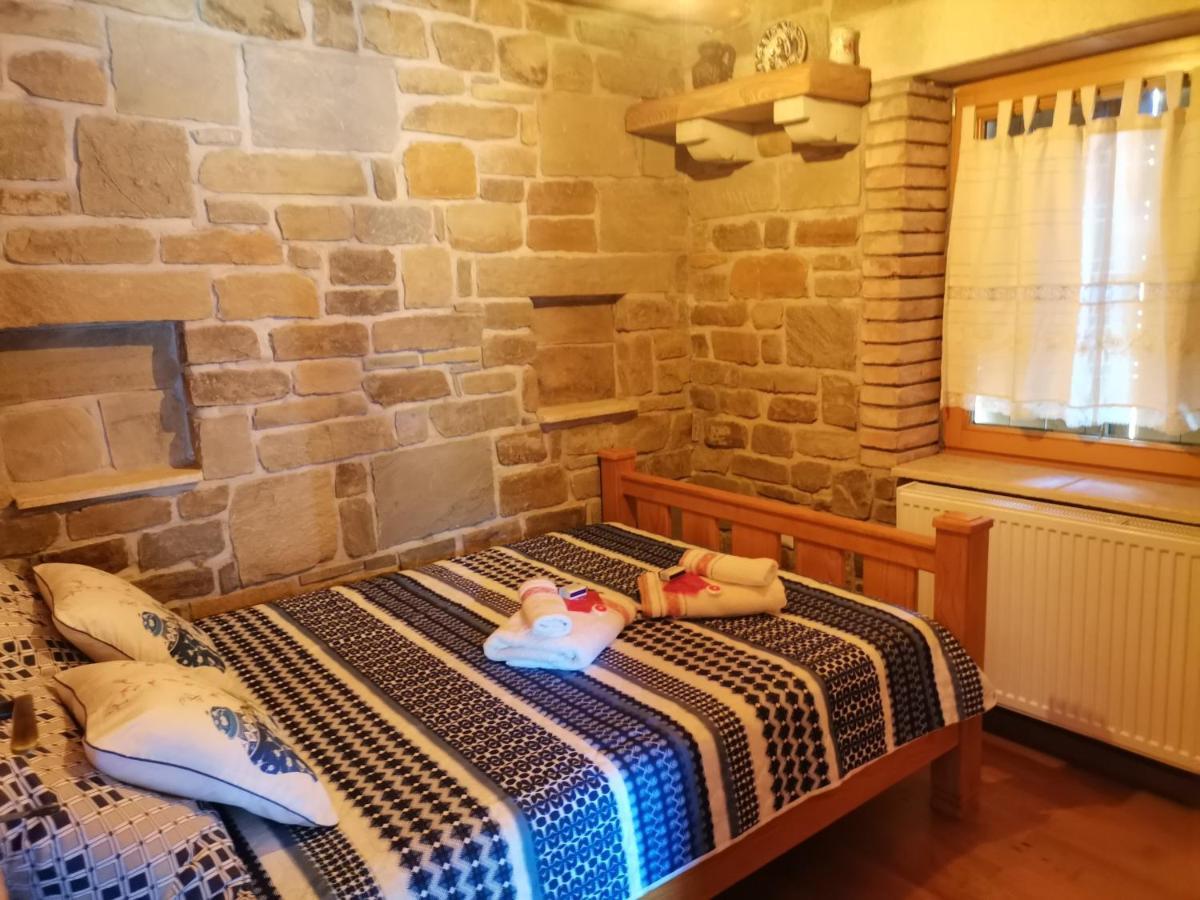 Cabana Casa De Piatra, De La Mara Deseşti Eksteriør bilde