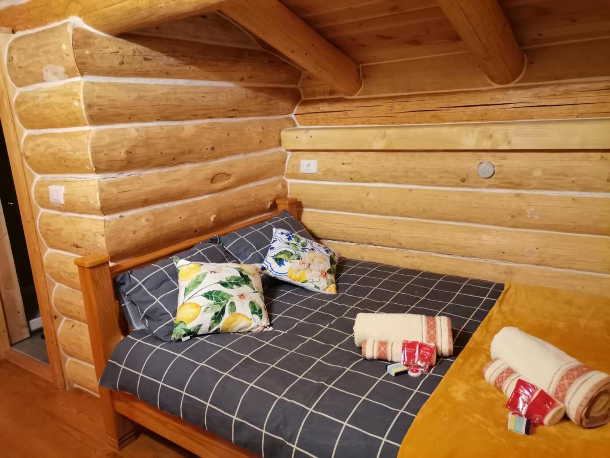 Cabana Casa De Piatra, De La Mara Deseşti Eksteriør bilde