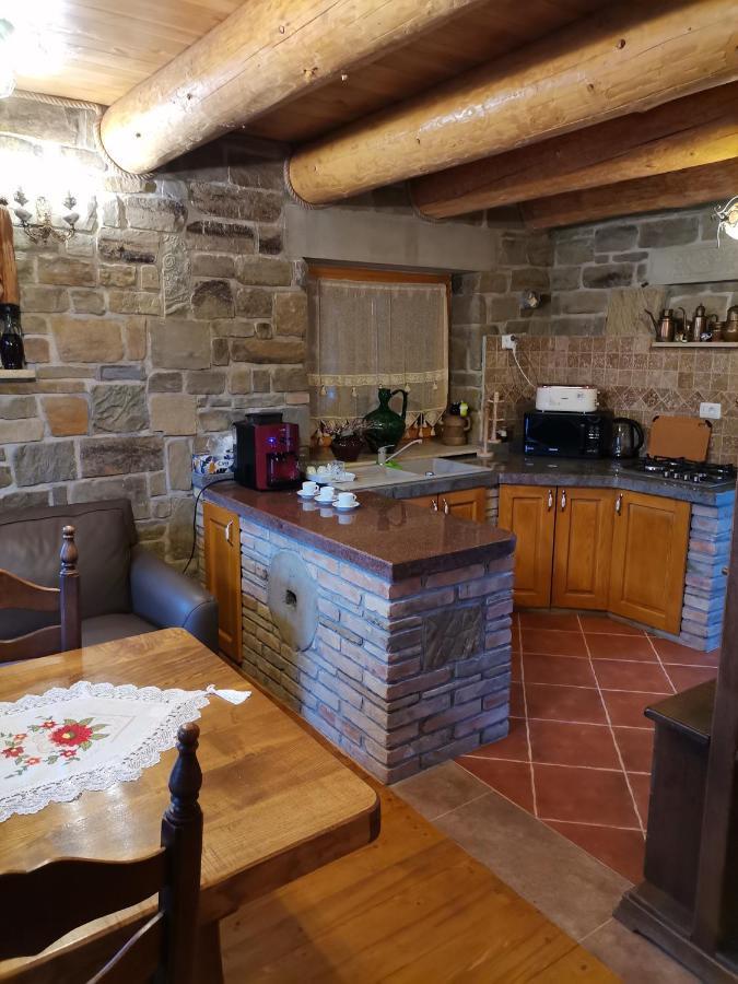 Cabana Casa De Piatra, De La Mara Deseşti Eksteriør bilde